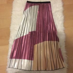 NWOT A-line pleated midi skirt